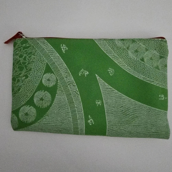 Emirates Travel Bag Zipping Closure With Sleepmask and Earplugs - Picture 5 of 6